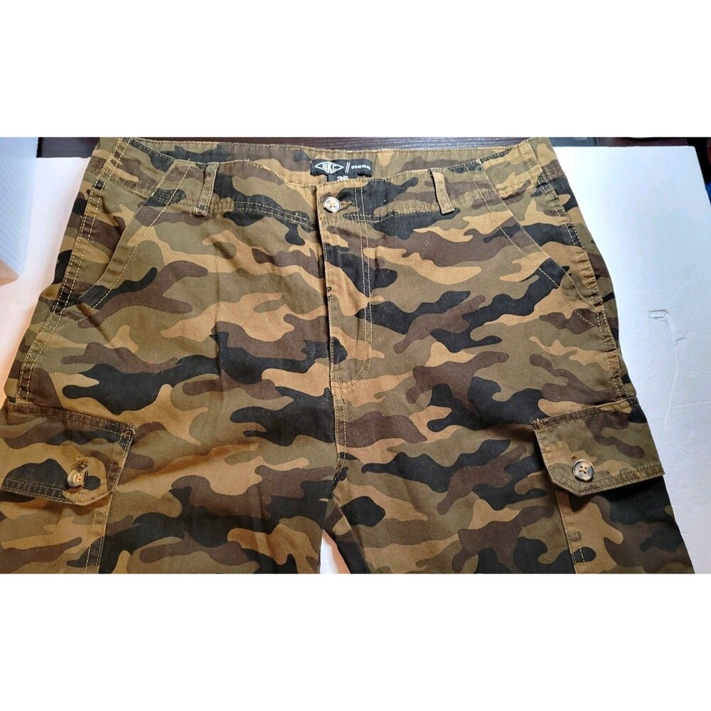 Brooklyn Cloth Men's Camo Cargo Shorts - Size 36 - 100% Cotton Twill